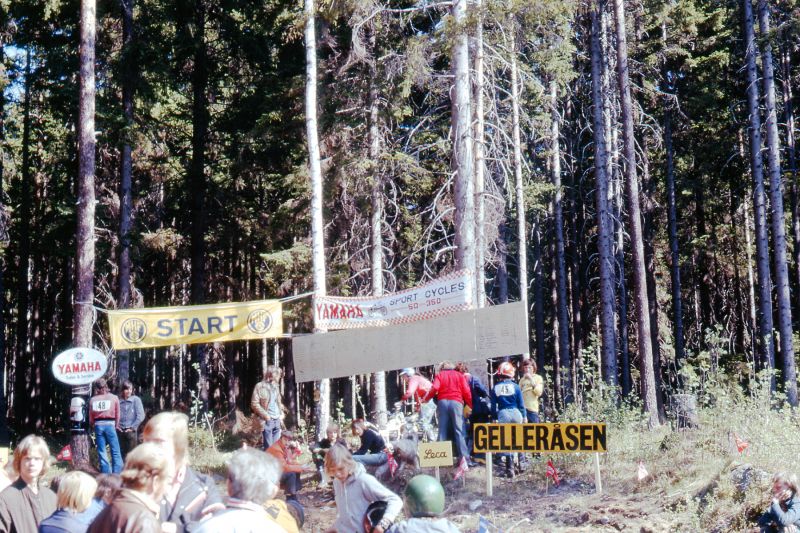 Preload previous image